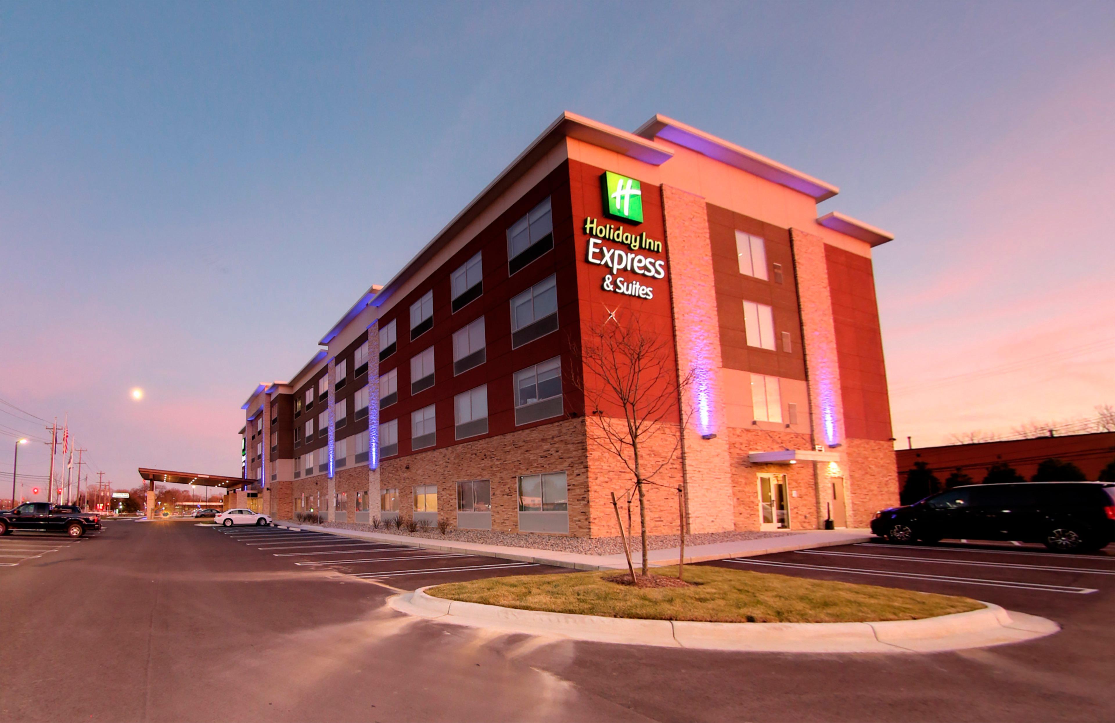 Holiday Inn Express & Suites - Detroit Northwest - Livonia By Ihg Dış mekan fotoğraf