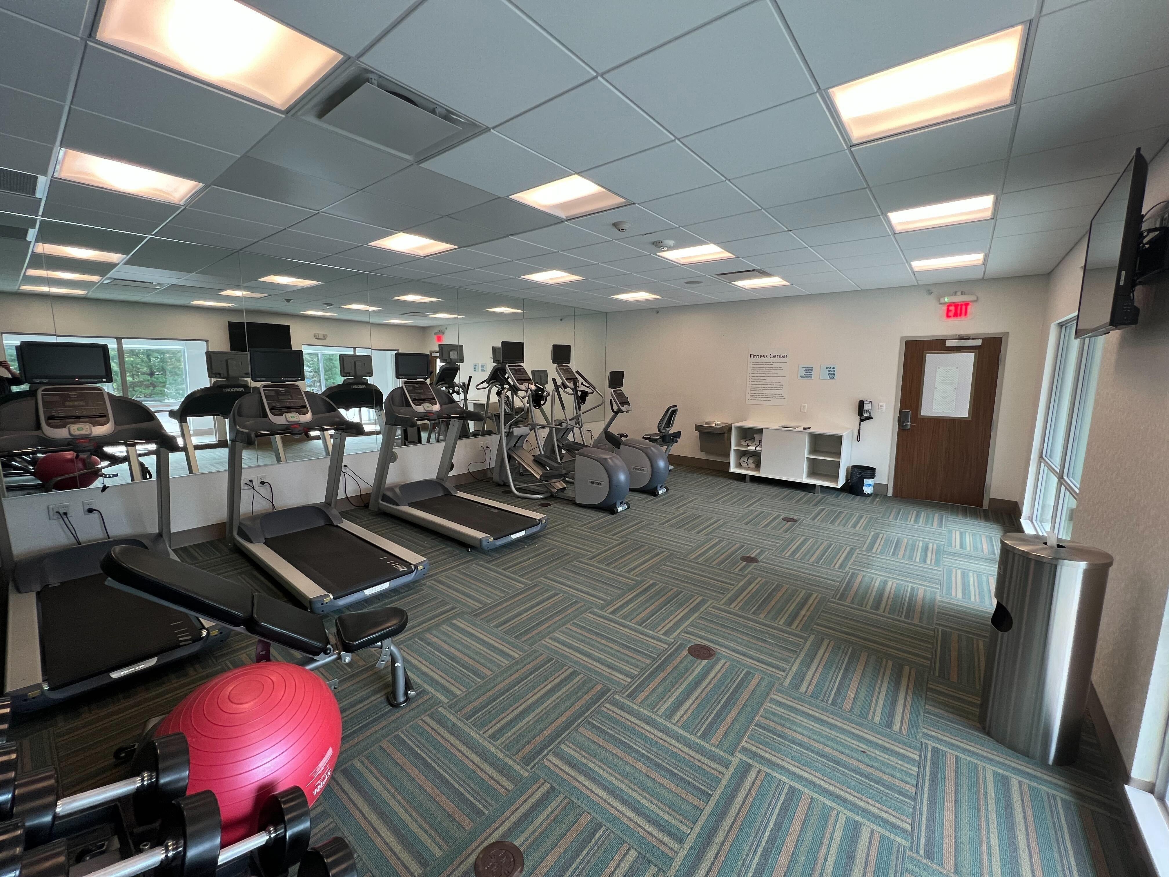 Holiday Inn Express & Suites - Detroit Northwest - Livonia By Ihg Dış mekan fotoğraf