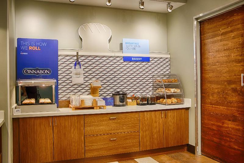 Holiday Inn Express & Suites - Detroit Northwest - Livonia By Ihg Dış mekan fotoğraf